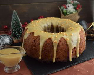 Финиковый пудинг с карамельным соусом