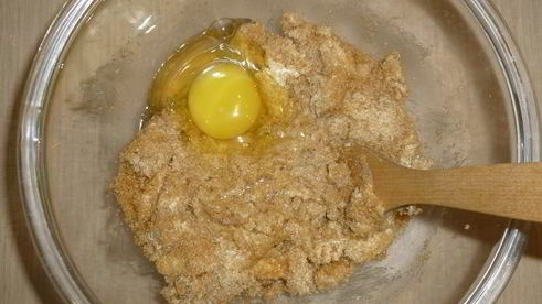 финиковый пудинг с карамельным соусом