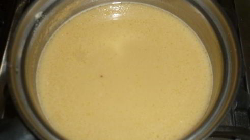 финиковый пудинг с карамельным соусом