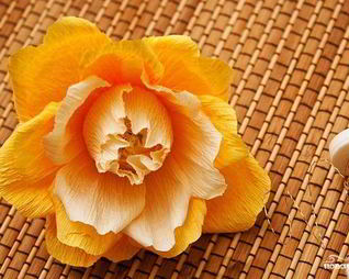 Английская роза из конфет