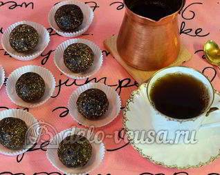 Конфеты из чернослива, орехов и фиников