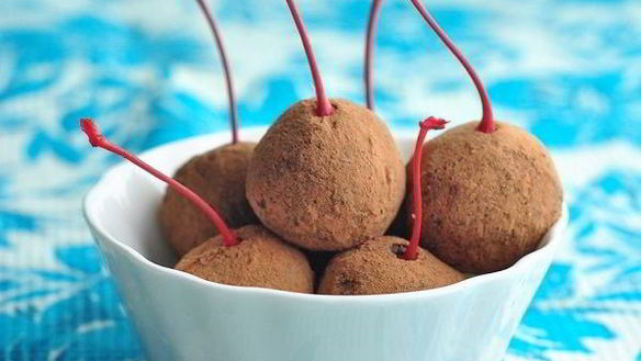 Рецепт Конфет из сухофруктов с коктейльной вишней