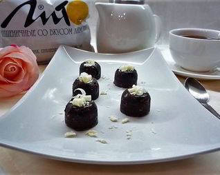 Конфеты с вяленой вишней и отрубями