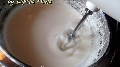 вишневые бисквитные конфеты в шоколаде