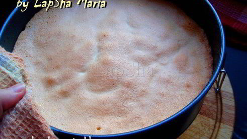 вишневые бисквитные конфеты в шоколаде