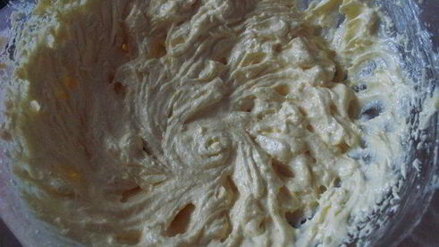 апельсиново-маковый рулет с кремом из маскарпоне