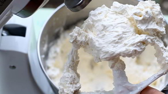 Рецепт Белково-масляного крем на швейцарской меренге