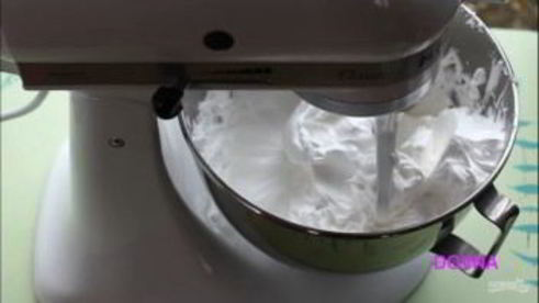 белково-масляный крем на швейцарской меренге