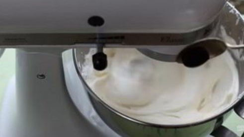 белково-масляный крем на швейцарской меренге