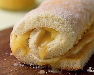 Бисквитный рулет с заварным кремом