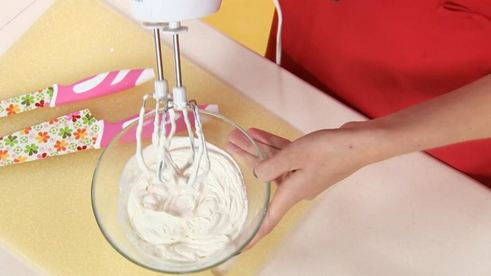 блинные корзиночки с кремом и фруктами фламбе