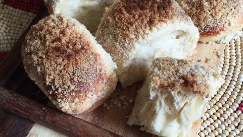 булочки с ароматным штрейзелем и ванильным заварным кремом