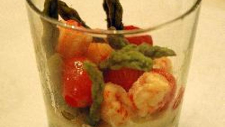 Рецепт королевских креветок со спаржей в креманках