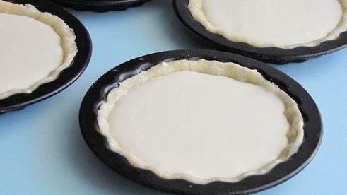 корзиночки с персиками, грушами и сырным кремом