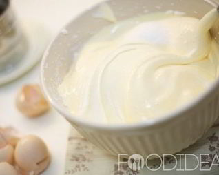 Крем из сметаны и сгущенки