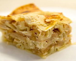 Лазанья с яблоками и творожным кремом