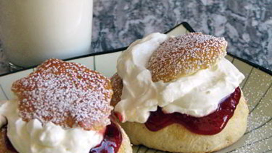 Рецепт масленичных пышек с кремом