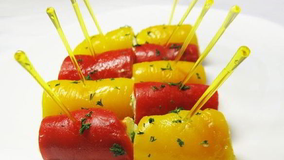Рецепт Рулетиков из печеного перца с сырным кремом