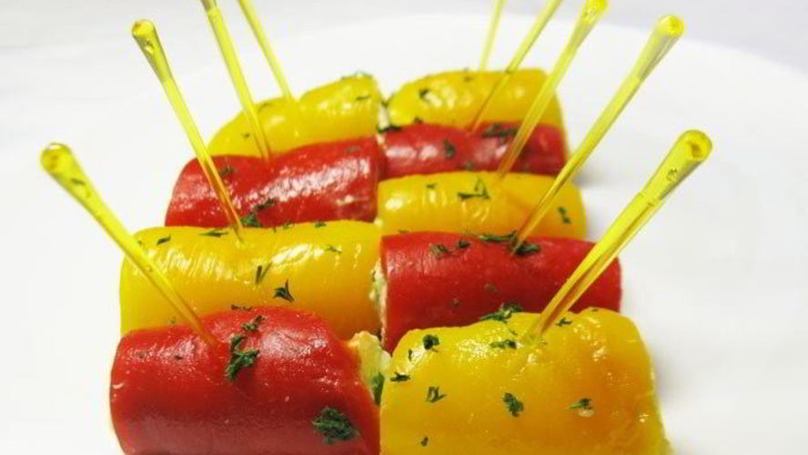 Рецепт рулетиков из печеного перца с сырным кремом