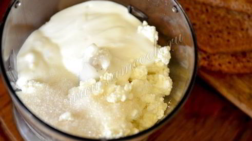 шоколадные блинчики с творожным кремом и бананом