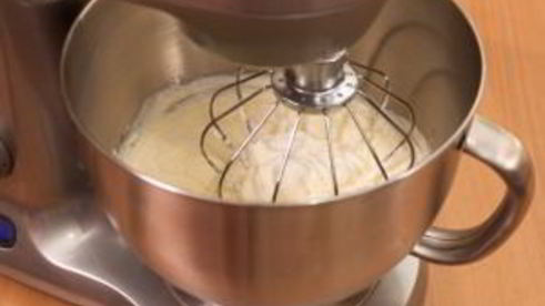 слоеные корзинки с кремом из маскарпоне, манго и фруктами