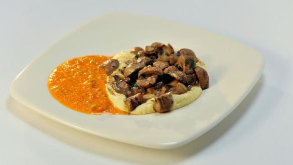 Рецепт Телячьих почек с полентого и кремома иза паприк