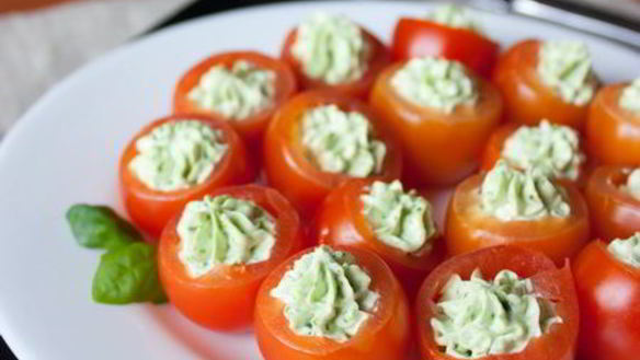 Рецепт Томатов черри с базиликовым кремом