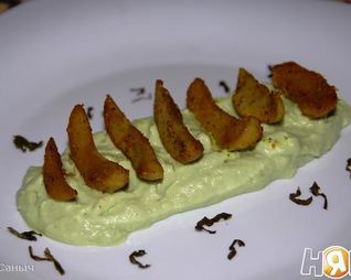 Яички барашка на творожном креме из авокадо