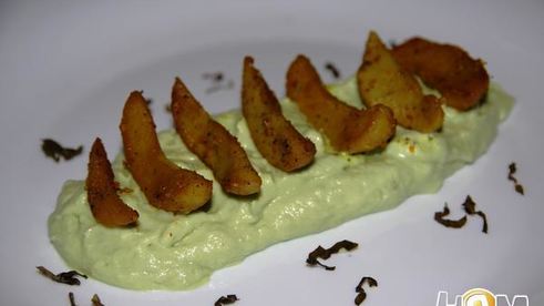 яички барашка на творожном креме из авокадо