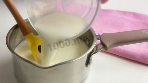 домашнее мороженое без сливок с клубничным соусом