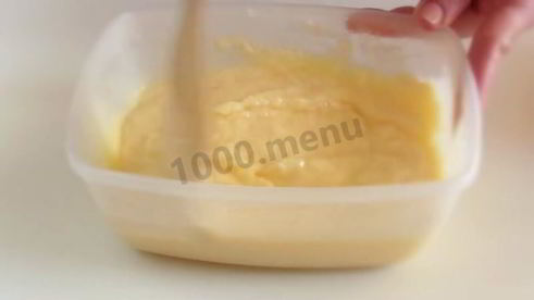 домашнее мороженое без сливок с клубничным соусом