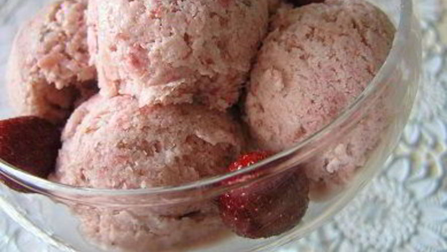 Рецепт клубнично-бананового мороженого