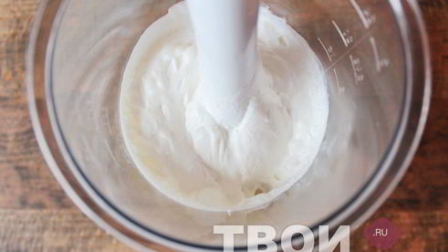 клубничное мороженое