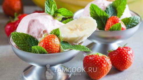 мороженое из банана и клубники