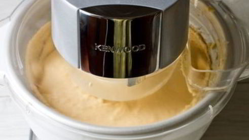 мороженое из хурмы с кардамоном и медом