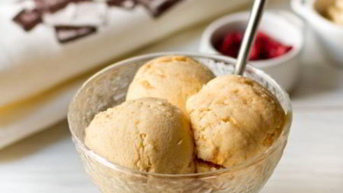 мороженое из хурмы с кардамоном и медом