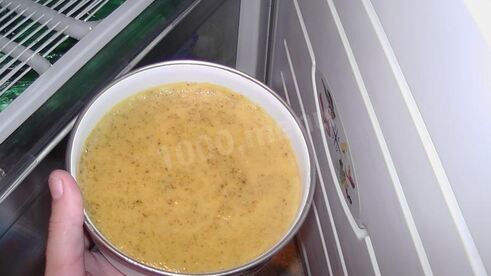 мороженое на сливках с фисташками