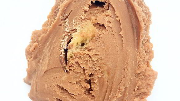 Рецепт Мороженого с молочным шоколадом и конфетами Maltesers