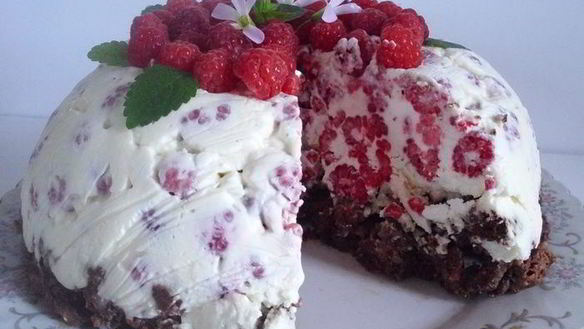 Рецепт Торта-мороженого с малиной