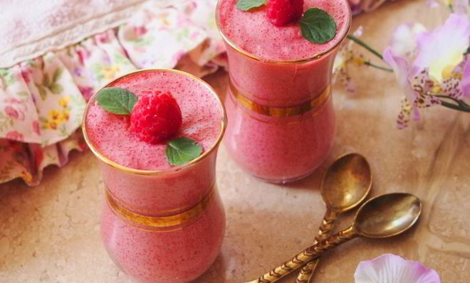 Малиновый мусс из манки