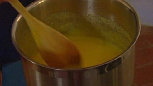 мусс из манго, йогурта и смородины