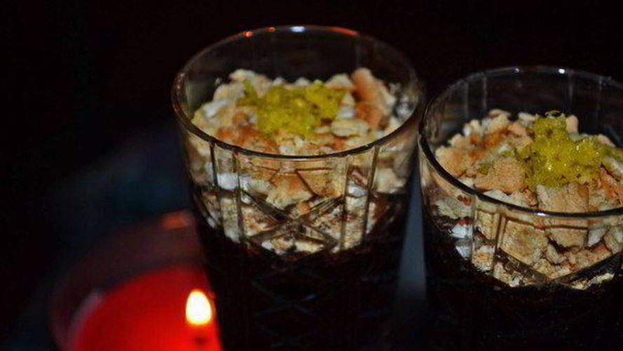 Рецепт шоколадна-ванильного мусс с лимонной цедрой