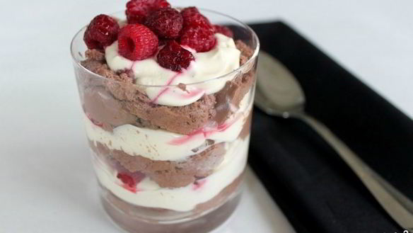 Рецепт Шоколадного мусса с малиной