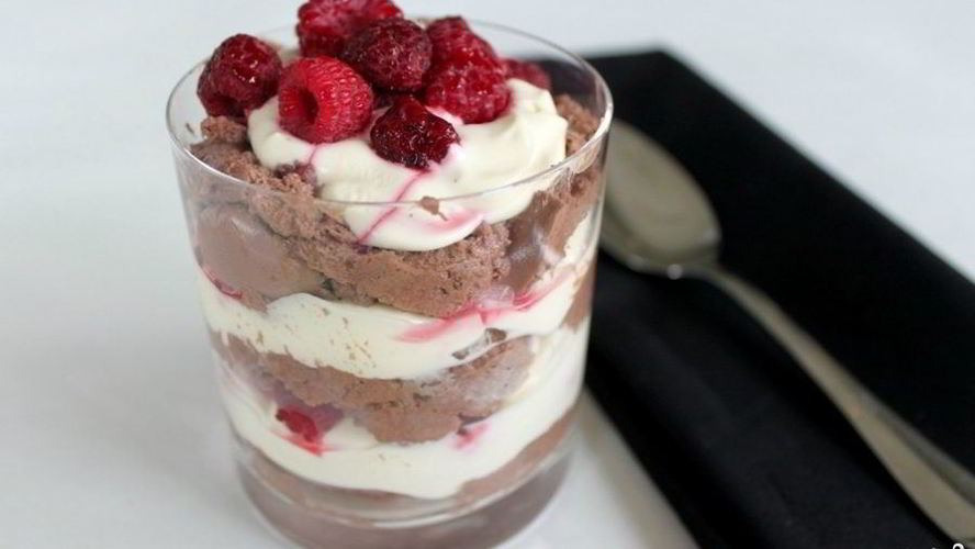 Рецепт шоколадного мусса с малиной