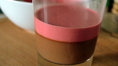 шоколадный мусс с малиновым кремом