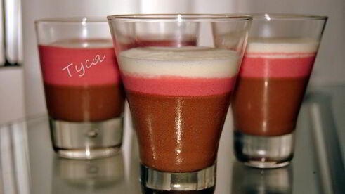 шоколадный мусс с малиновым кремом