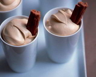 Шоколадный мусс с пьяными сливками