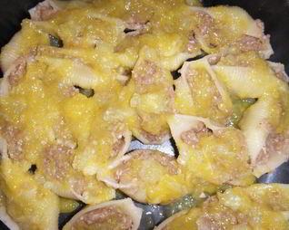 Сладкая паста с яблочным муссом под апельсиновым соусом