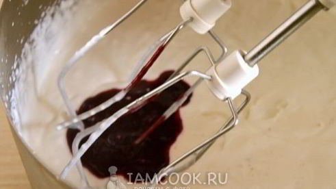 сливочный мусс с черной смородиной