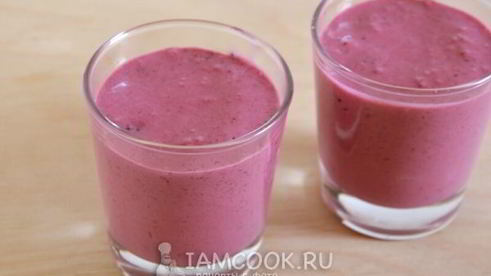 сливочный мусс с черной смородиной